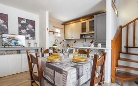 Oratoio Duplex Apartment With Parking